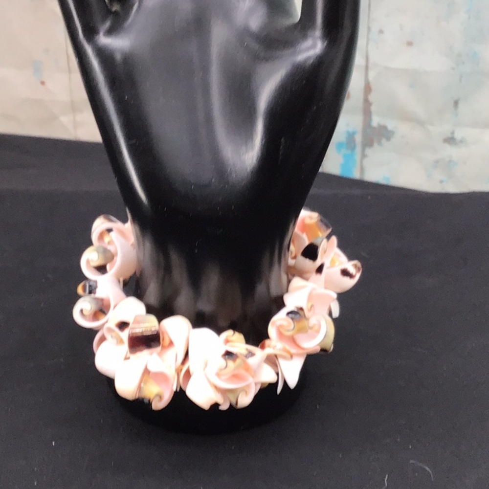 Shell Bracelet Stretchy - Picture 4 of 5